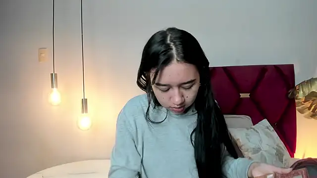 LaraGoldd online show from November 23, 2:06 pm