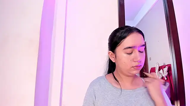 LaraGoldd online show from February 14, 12:51 am