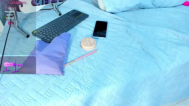 Snapshot of JulietaKane chatting on October 25, 5:04 am JulietaKane online show from October 25, 5:04 am