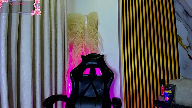 Snapshot of JulietaKane chatting on November 16, 5:24 am JulietaKane online show from November 16, 5:24 am