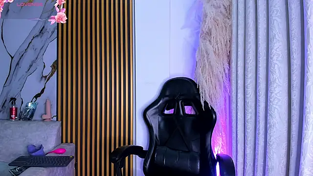 Snapshot of JulietaKane chatting on November 25, 5:40 am JulietaKane online show from November 25, 5:40 am