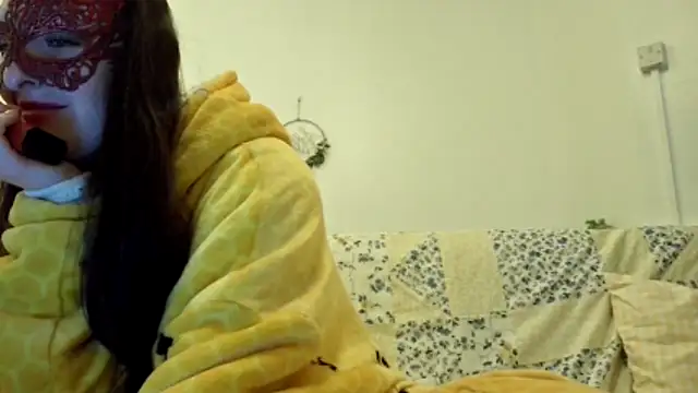 LexiSnowUK online show from December 1, 10:20 am