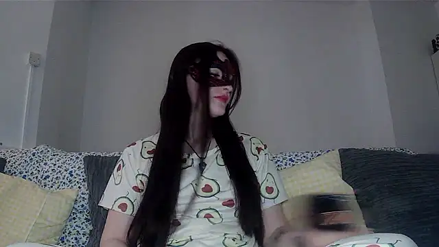 LexiSnowUK online show from January 19, 9:35 am