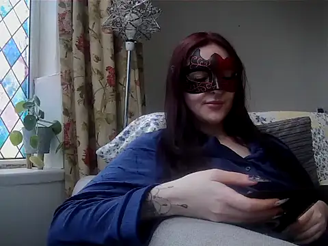 LexiSnowUK online show from February 6, 9:45 am