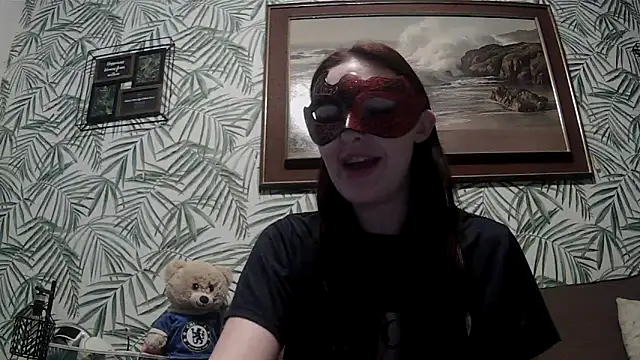 LexiSnowUK online show from March 16, 9:57 am