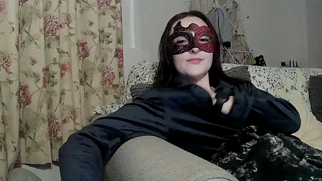 LexiSnowUK online show from March 18, 9:40 pm