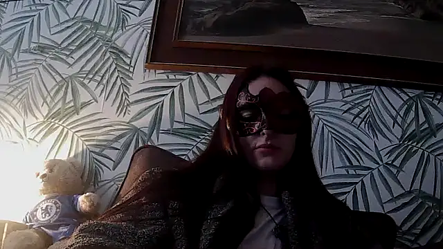 LexiSnowUK online show from April 27, 8:34 am