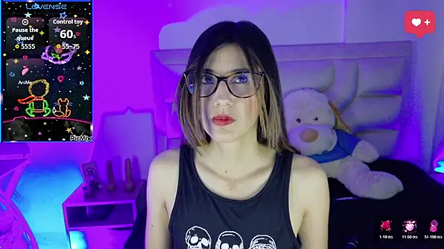  jade white  online show from April 10, 12:21 pm