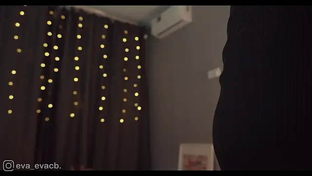 norakisses online show from January 26, 4:30 pm