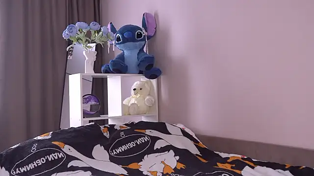 norakisses online show from February 26, 7:07 am