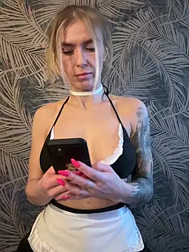 BlueEyesCarole online show from March 5, 4:02 pm