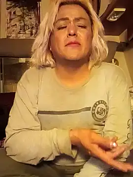 Snapshot of HoneyBdaQueen chatting on September 28, 3:34 am HoneyBdaQueen online show from September 28, 3:34 am