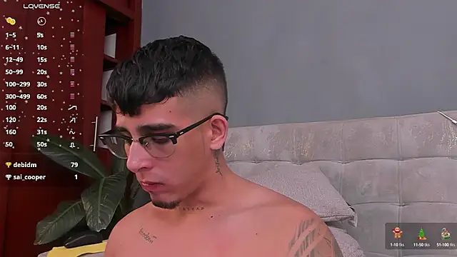 Snapshot of iamcamiloo_ chatting on December 14, 10:45 am iamcamiloo online show from December 14, 10:45 am