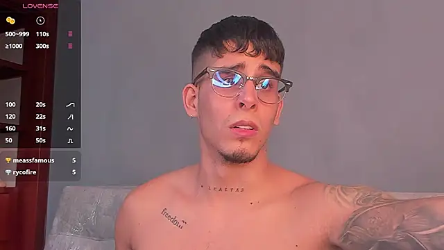 Snapshot of iamcamiloo_ chatting on December 28, 12:36 am iamcamiloo online show from December 28, 12:36 am