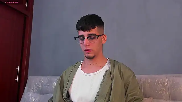 Snapshot of iamcamiloo_ chatting on January 14, 10:17 am iamcamiloo online show from January 14, 10:17 am