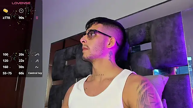 Snapshot of iamcamiloo_ chatting on March 21, 2:07 am iamcamiloo online show from March 21, 2:07 am