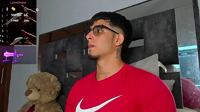 Snapshot of iamcamiloo_ chatting on September 30, 5:34 am iamcamiloo online show from September 30, 5:34 am