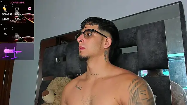 Snapshot of iamcamiloo_ chatting on October 1, 5:13 am iamcamiloo online show from October 1, 5:13 am