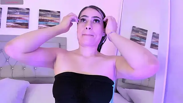 samanthasweeth online show from January 24, 1:36 pm