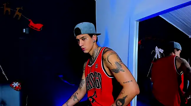 Snapshot of JUSTIN_FULLER1 chatting on December 6, 1:22 pm JUSTIN FULLER1 online show from December 6, 1:22 pm