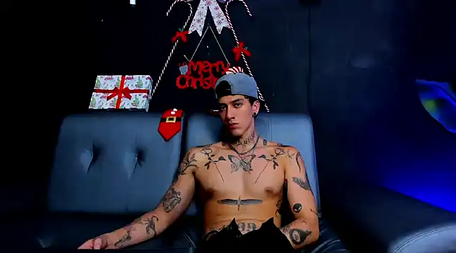 Snapshot of JUSTIN_FULLER1 chatting on December 7, 4:58 pm JUSTIN FULLER1 online show from December 7, 4:58 pm