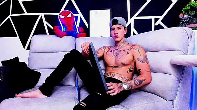 Snapshot of JUSTIN_FULLER1 chatting on March 8, 12:11 am JUSTIN FULLER1 online show from March 8, 12:11 am