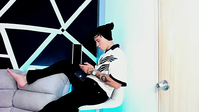 Snapshot of JUSTIN_FULLER1 chatting on September 11, 7:03 pm JUSTIN FULLER1 online show from September 11, 7:03 pm