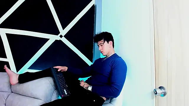 Snapshot of JUSTIN_FULLER1 chatting on September 19, 12:45 am JUSTIN FULLER1 online show from September 19, 12:45 am