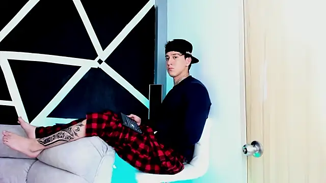 Snapshot of JUSTIN_FULLER1 chatting on October 20, 6:30 pm JUSTIN FULLER1 online show from October 20, 6:30 pm