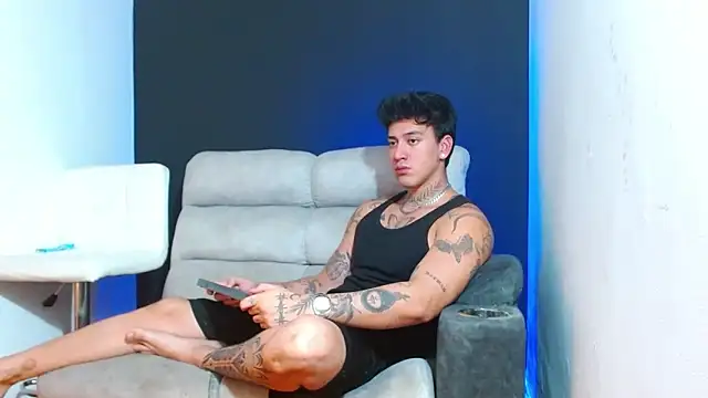 JUSTIN FULLER1 online show from February 22, 9:13 pm