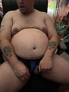 Snapshot of showoff79vers chatting on February 14, 12:18 am showoff79vers online show from February 14, 12:18 am