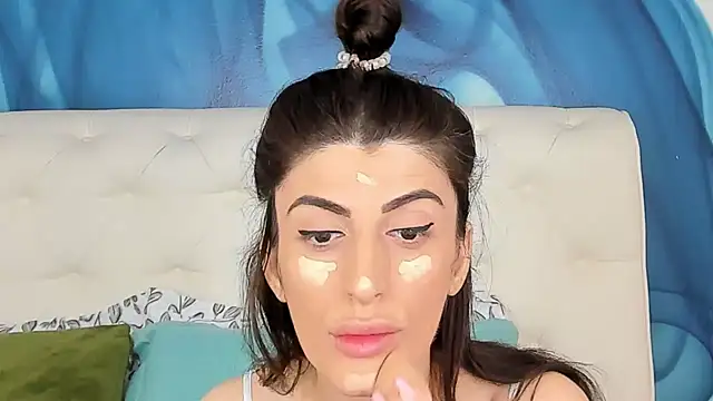 SkinnyDolly online show from November 3, 3:08 am