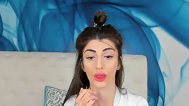 SkinnyDolly online show from March 2, 8:26 pm