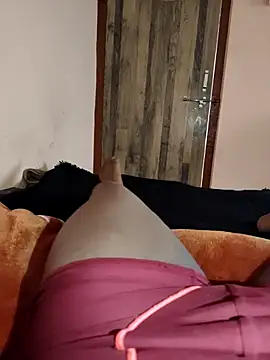 Snapshot of MrNick74 chatting on November 3, 7:53 am MrNick74 online show from November 3, 7:53 am