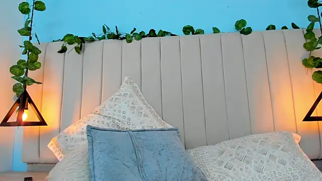 JulianaWaldo online show from December 22, 7:42 pm