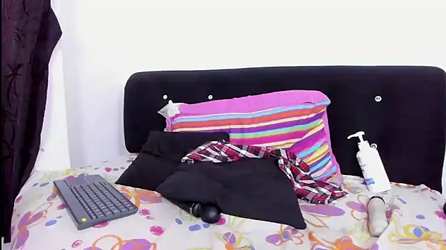 Snapshot of skaysanchez1 chatting on March 1, 7:26 pm skaysanchez1 online show from March 1, 7:26 pm