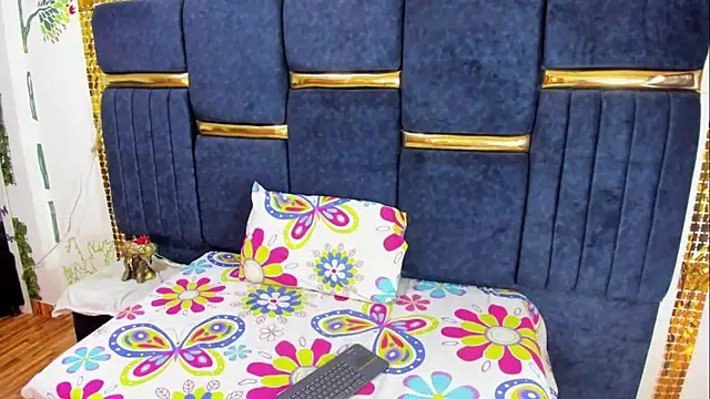 skaysanchez1 online show from October 11, 7:45 pm