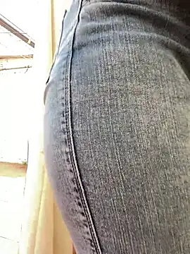 im lorein online show from February 8, 4:57 pm