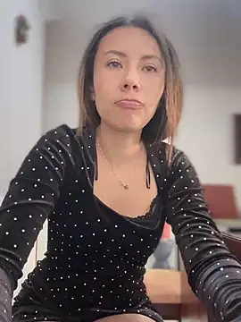 im lorein online show from February 10, 2:05 pm