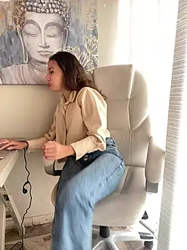 im lorein online show from February 21, 12:06 pm