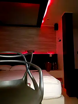 tucurly latina online show from December 30, 5:37 am