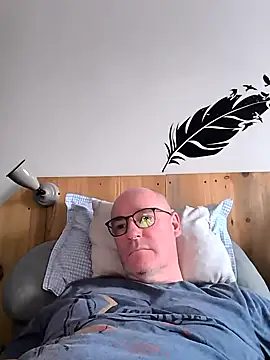 bogland33 online show from February 19, 4:55 pm