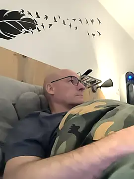 bogland33 online show from October 11, 10:41 pm