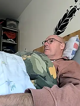 bogland33 online show from October 16, 11:44 am