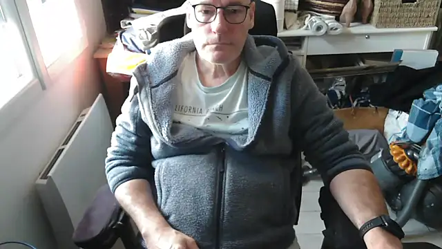 bogland33 online show from February 25, 12:26 pm