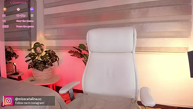 miss catalinaa online show from March 19, 11:58 am