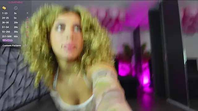 CurlyAnt0 online show from February 19, 8:43 am