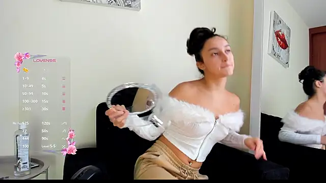 its  angelica  online show from October 28, 7:05 pm