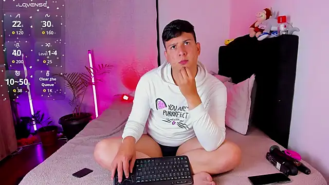 ANDREZALVAREZ online show from April 3, 11:03 pm