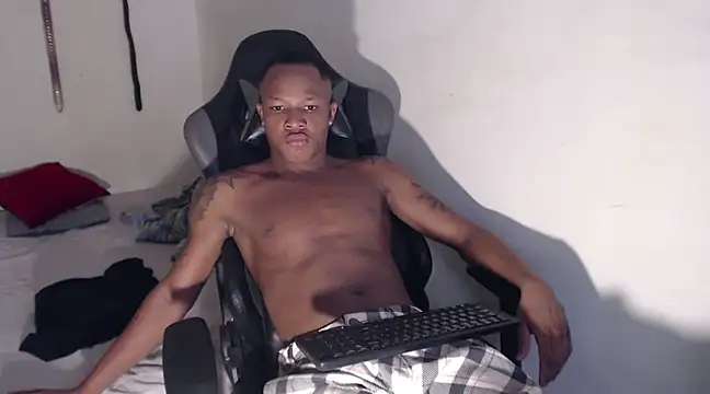 Snapshot of Alid_17 chatting on December 14, 4:20 pm Alid 17 online show from December 14, 4:20 pm